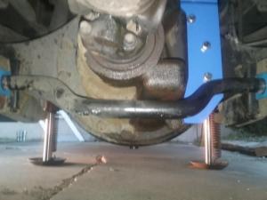 Wheels off ground - Sway bar just touching differential